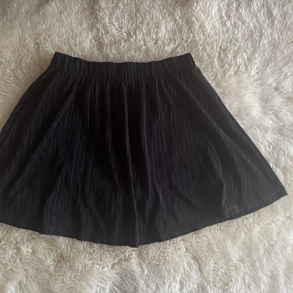 ALO YOGA MICRO PLISSE TENNIS SKIRT - Picture 6 of 7